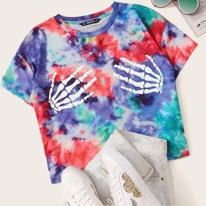 SKULL HANDS TIE-DYE CROP TOP